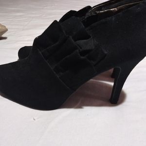 Women's shoes